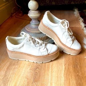 Dolce Vita Toyah Sneaker size 8 white leather